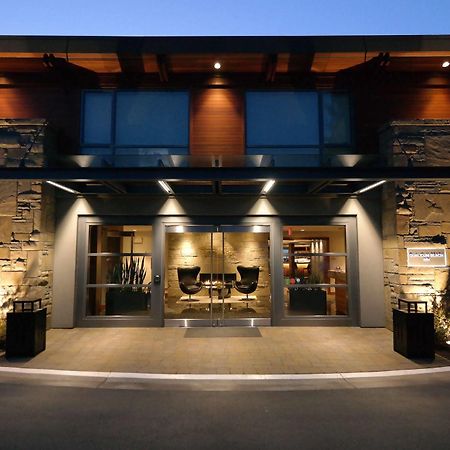Qualicum Beach Inn Екстериор снимка