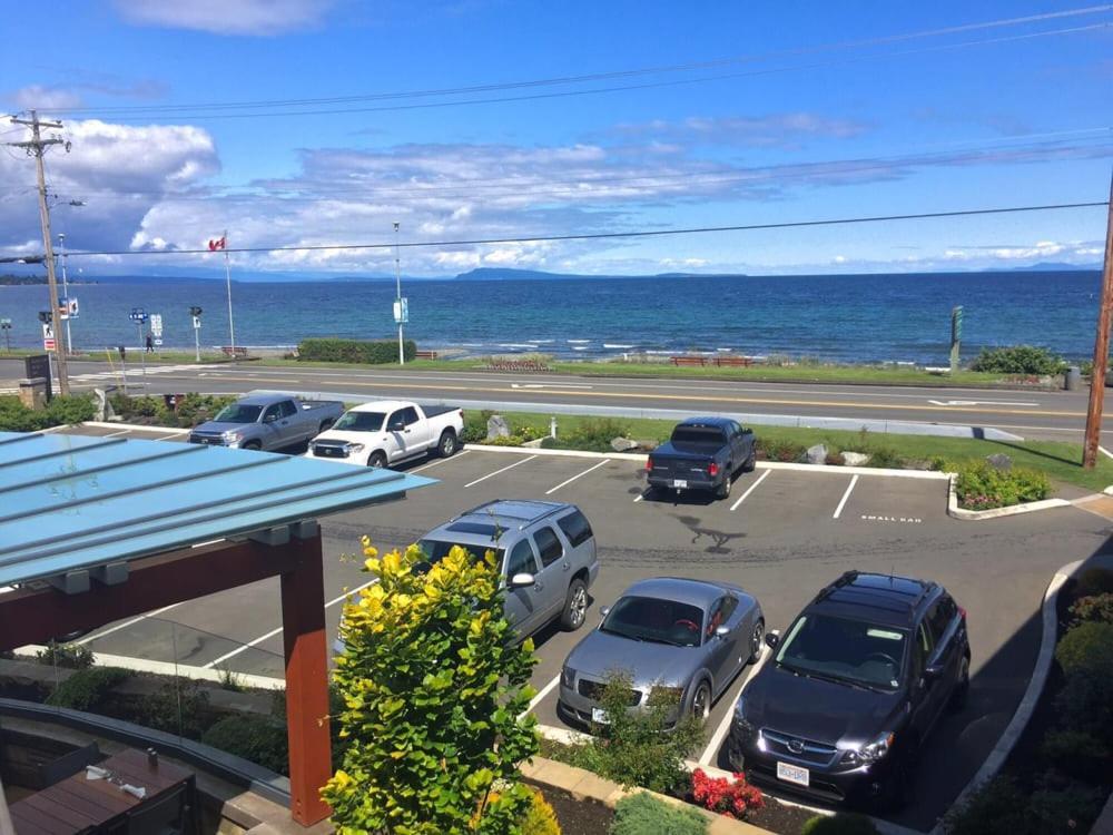 Qualicum Beach Inn Екстериор снимка