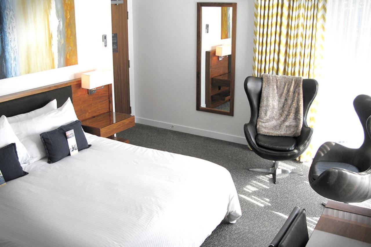 Qualicum Beach Inn Екстериор снимка