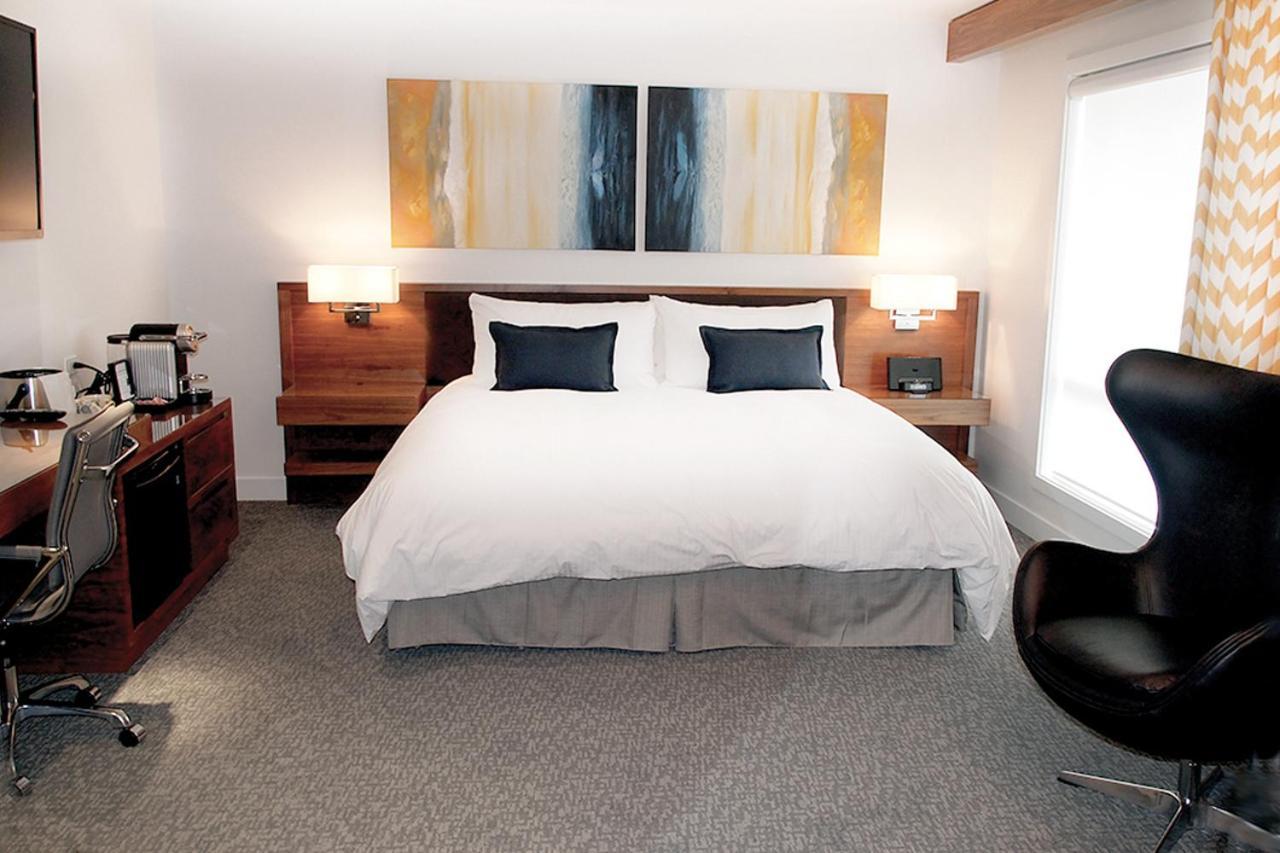 Qualicum Beach Inn Екстериор снимка
