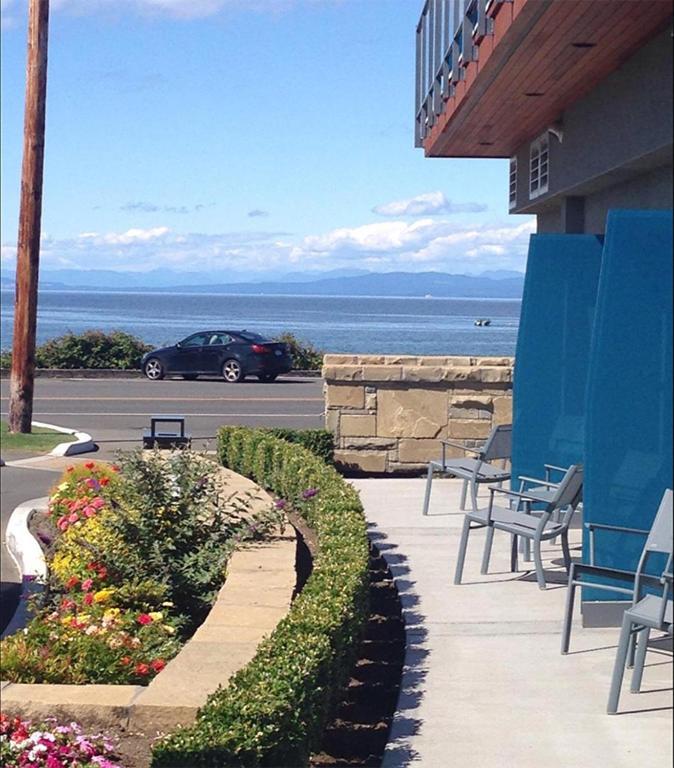 Qualicum Beach Inn Екстериор снимка