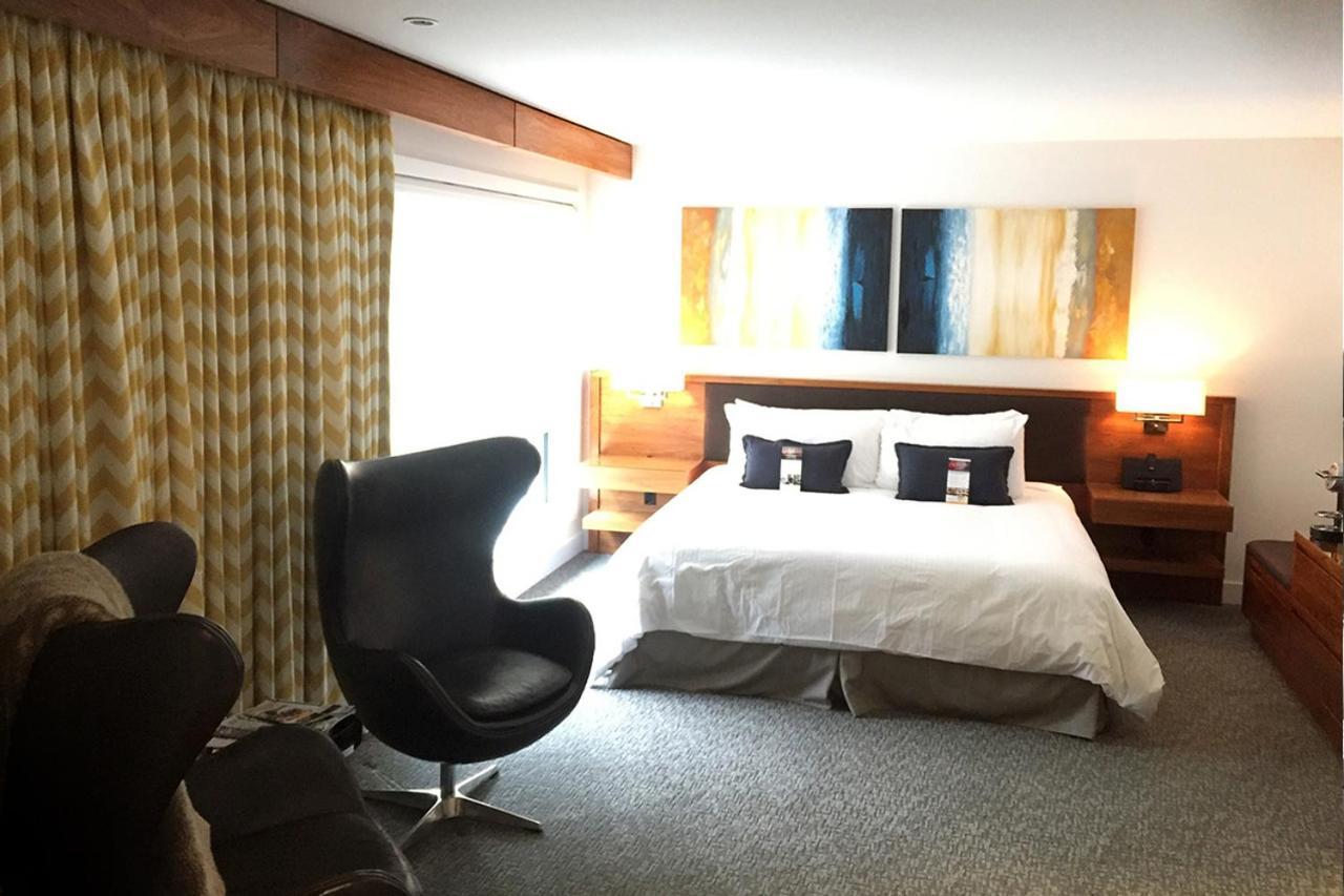 Qualicum Beach Inn Екстериор снимка