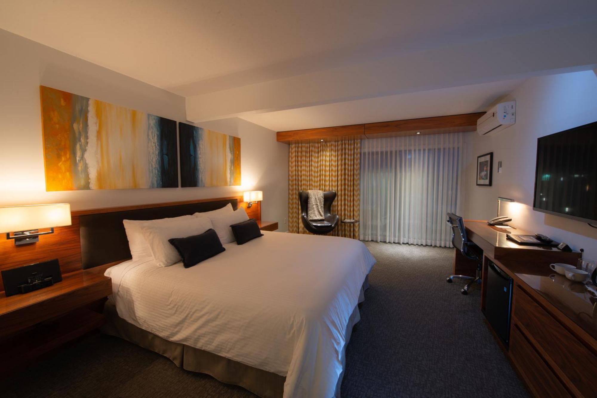 Qualicum Beach Inn Екстериор снимка