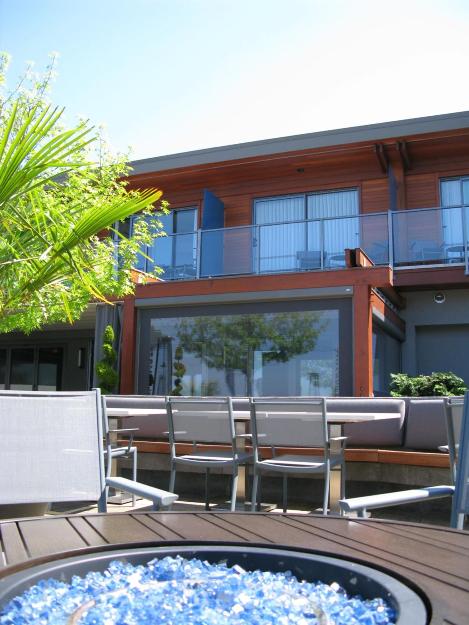 Qualicum Beach Inn Екстериор снимка