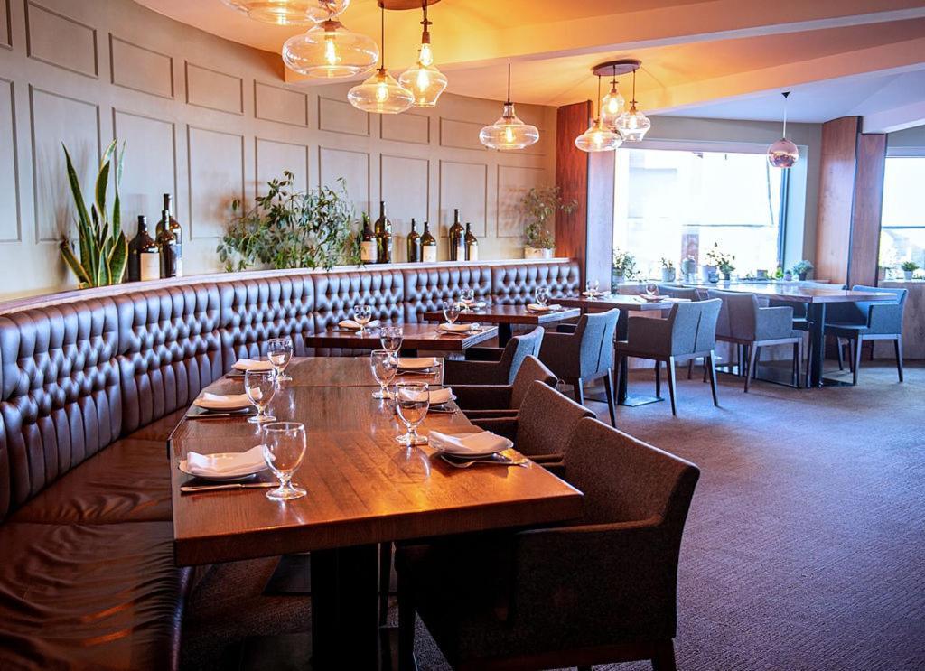 Qualicum Beach Inn Екстериор снимка
