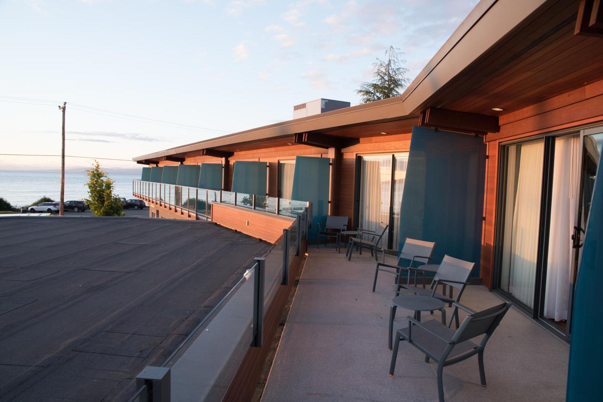 Qualicum Beach Inn Екстериор снимка