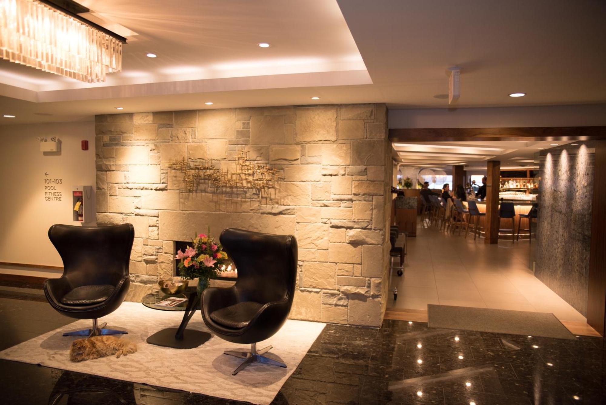 Qualicum Beach Inn Екстериор снимка