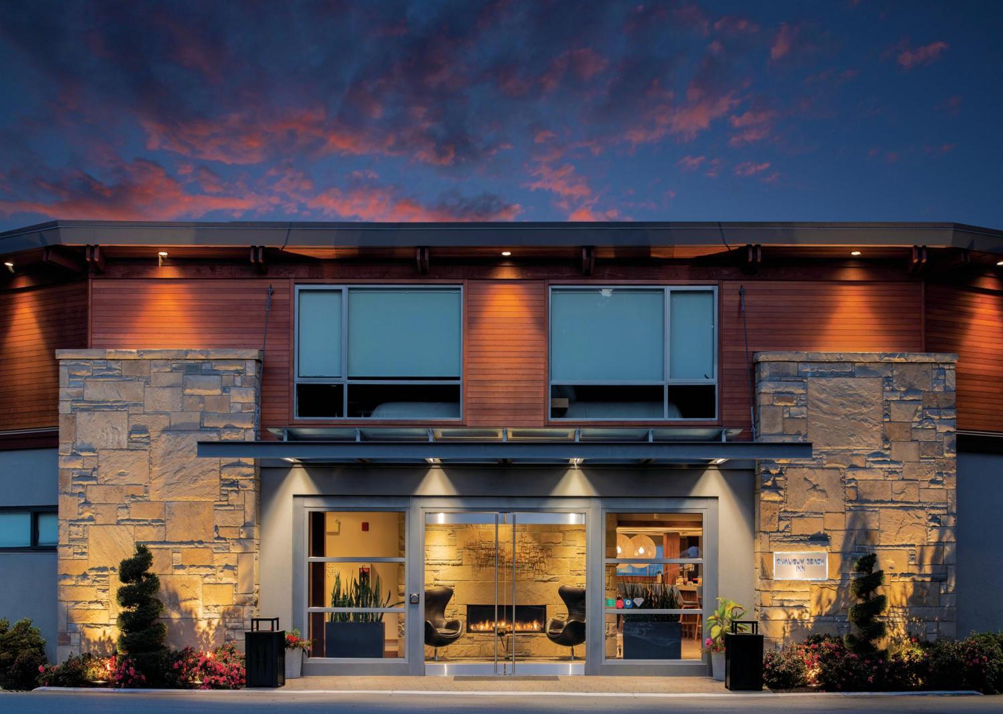 Qualicum Beach Inn Екстериор снимка
