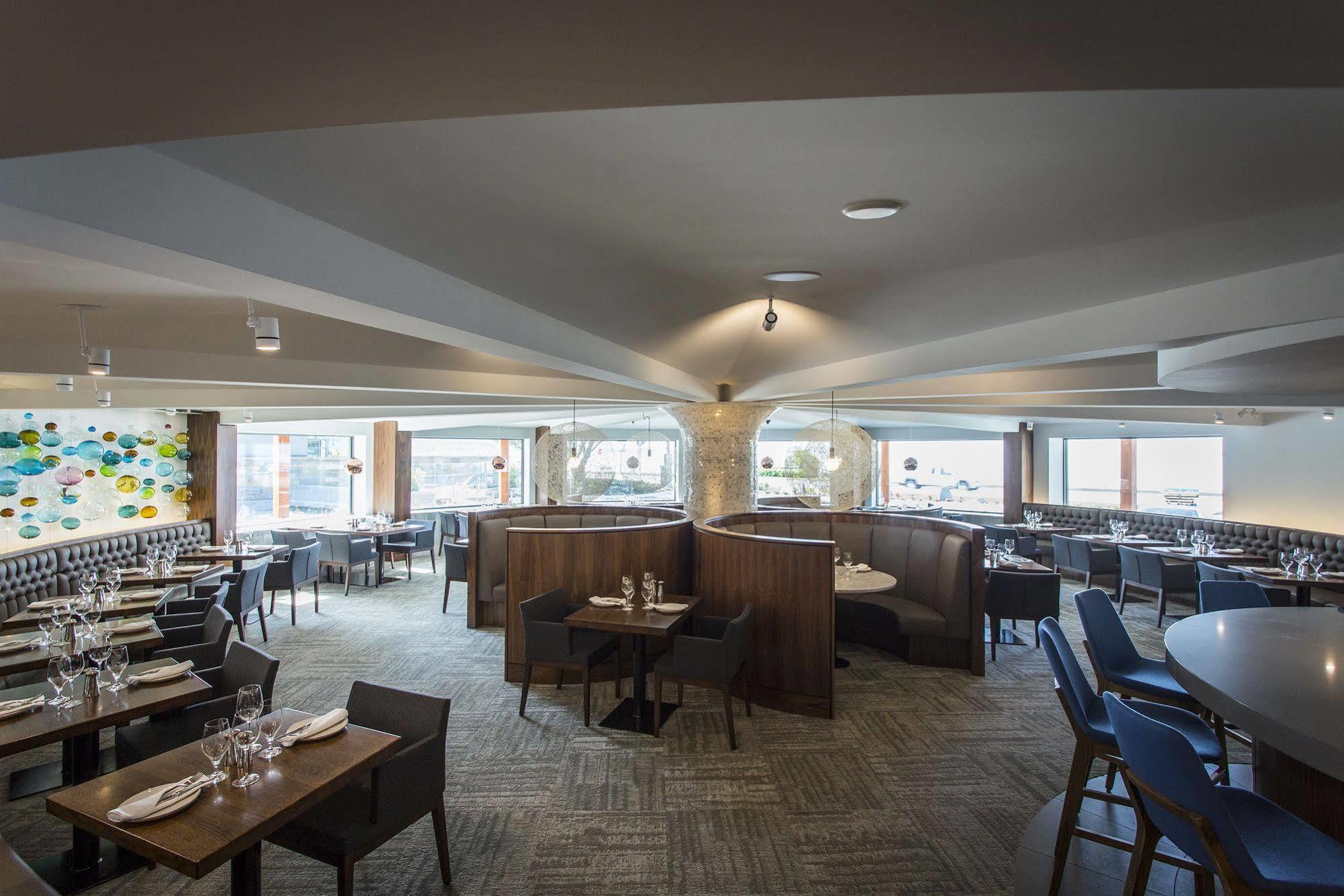 Qualicum Beach Inn Екстериор снимка