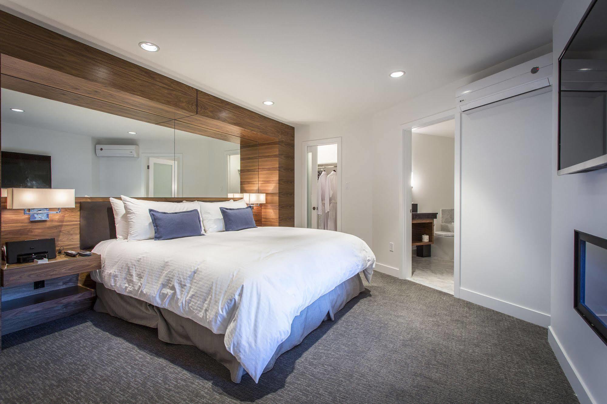 Qualicum Beach Inn Екстериор снимка